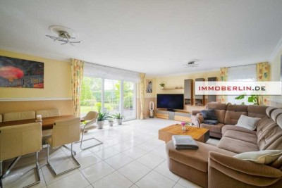 IMMOBERLIN.DE - Sympathischer Bungalow mit idyllischem Südgarten nahe Falkenhagener See & Ortszentru