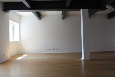 Loftartige 3-Zimmer-Wohnung mit Balkon im Industriedesign