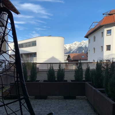 Provisionsfreie, renovierte Eigentumswohnung mit traumhaftem Bergblick & 12,5 m² großer Terrasse