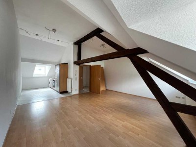 Gepfelgte 3-Zimmer-Wohnung mit Einbauküche in unmittelbarer Mosellage