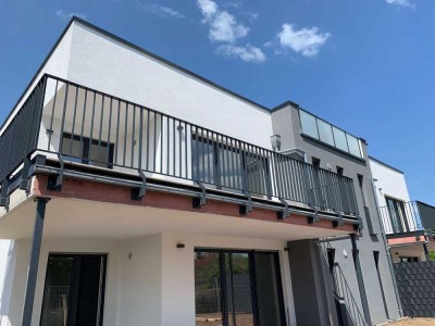 erstklassig ausgestatte und moderne Stadtwohnung 3 ZKB mit 2Balkone im Nebenzentrum von Homburg-Saar