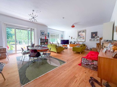 ca. 3,4 Deckenhöhe und einen Blick in den Stadtwald.....