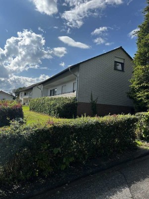 Einfamilienhaus mit Garage in Warmsroth von privat!