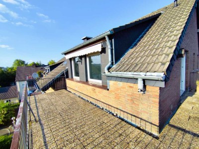 Erstbezug nach Sanierung mit Balkon: Moderne 3-Raum-Dachgeschosswohnung in Hemer
