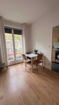 Super Tolle Lage. Attraktive 1-Zimmer-Loft-Wohnung mit Einbauküche.