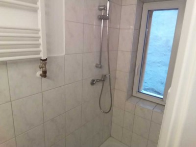 Stilvolle, sanierte 2-Zimmer-Wohnung mit EBK in Kiel