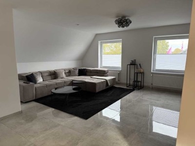 Moderne 4-Zimmer-Wohnung mit Einbauküche in Zweifamilienhaus in Scharmbeck/Winsen (Luhe)