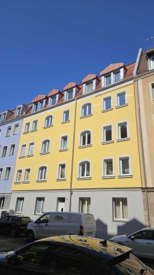 Top-Saniert: 2 Zimmer Wohnung in Gostenhof / Wohnküche / Balkon ins Grüne