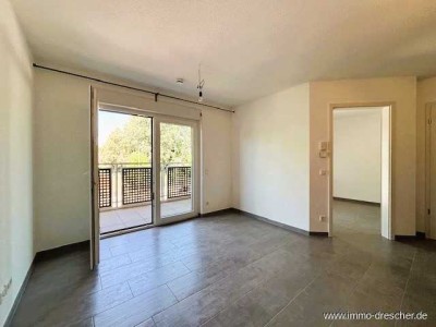 Neuwertige 2 ZKB Wohnung mit EBK, Balkon und Stellplatz!