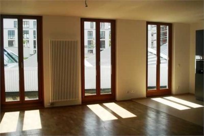 Helle 4 Zimmer-Wohnung mit hochwertiger Einbauküche und Balkon