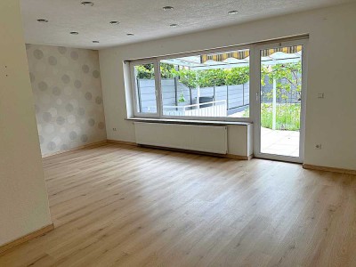 Giengen- Gelegenheit!!! Einziehen und Wohlfühlen, renoviertes Reihenmittelhaus, Garten, Garage