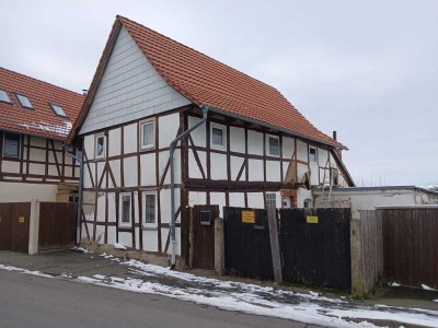 Kleines Fachwerkhaus im Ortskern von Nesselröden