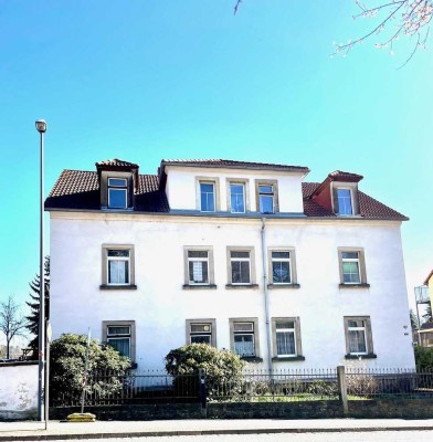 Bühlau - 6-Familienhaus mit Wohn-Nebengebäude und 2 Garagen