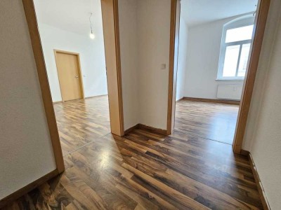 Renovierte 2-Zimmer Wohnung mit Eckbadewanne