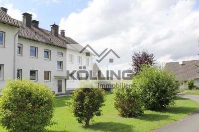 FREUNDLICHE  3-ZIMMER WOHNUNG  MIT  BALKON
