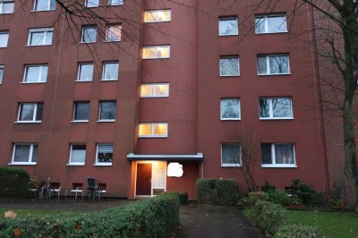 Zentral gelegene 4 Zimmer Wohnung mit Balkon und Fahrstuhl