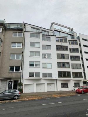 Apartment in Topp-Lage im Düsseldorfer Medienhafen mit großer Garage