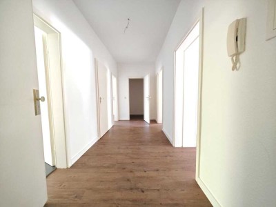 Traumhafte 2-Zi.Wohnung mit Balkon und Tageslichtbad. Erstbezug nach Sanierung!