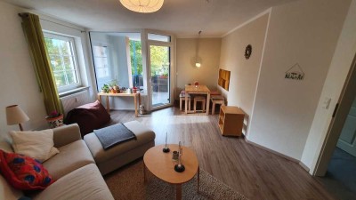 Stilvolle große 3 ZKB mit Balkon, teilmöbliert, Nähe Westpark und Klinikum