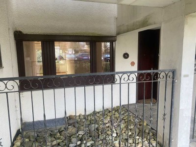 3-Zimmer-Erdgeschosswohnung mit Terrasse und Einbauküche in Esslingen am Necklkonar