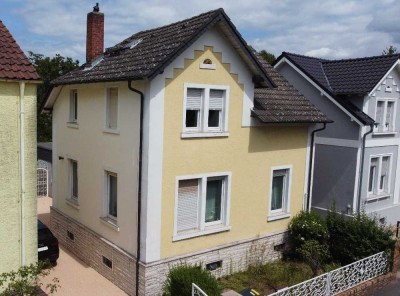+ Leben mit großem Gartenparadies in beliebter Lage Darmstadt-Arheilgen - Freistehend mit Garagen +