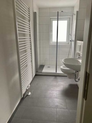Modernisierte 3-Zimmer-Wohnung im Grünen // 2.OG rechts - WBS erforderlich