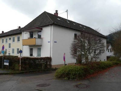 Sehr schöne 3-Zimmer-Wohnung mit Balkon und Stellplatz