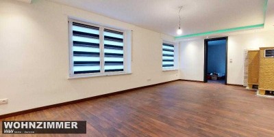 neu saniert, mit Garage und Terrasse und Lichtkonzept