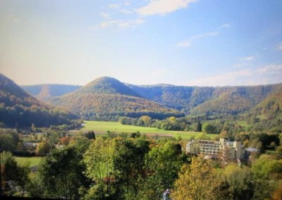 Sonnige Aussichtslage, möbliert, TG-Stellplatz