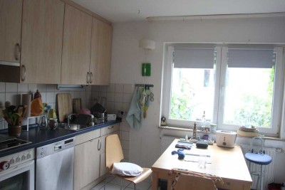 Schöne 2-Zimmer-Wohnung mit Balkon und Einbauküche in Kuppingen