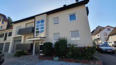 Helle 3-Zimmer Wohnung mit Balkon im EG in Kämpfelbach