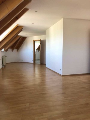 Tolle, super gemütliche 3-Zimmer-Maisonettewohnung mit viel Holz