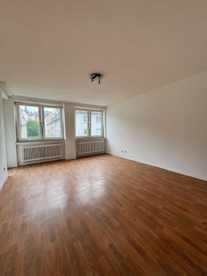 So lässt es sich wohnen! 2 Zimmer mit Aufzug und Balkon!