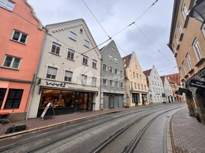 Exklusiv sanierte Altbauwohnung im Herzen der Altstadt - 2 ZKB - Einbauküche