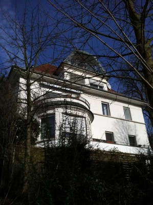 Modernisierte Wohnung mit zweieinhalb Zimmern sowie Balkon und EBK in Korntal Münchingen