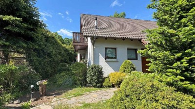 Viel Platz, mit Terrasse und Pool!