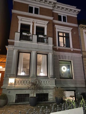 Exklusive 3-ZKB Wohnung in Villa von 1898 mit Veranda und Garten
