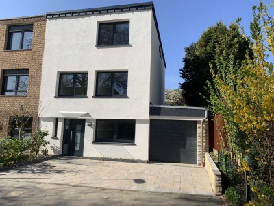 Attraktives 6-Zimmer-Reihenendhaus mit geh. Innenausstattung und EBK in Bergheim-Fliesteden bei Köln