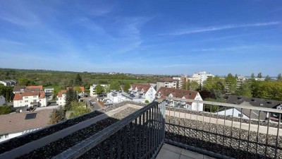 Lichtdurchflutete 4-Zimmer-Penthouse Wohnung mit unschlagbarem Blick in Kelkheim (Taunus)