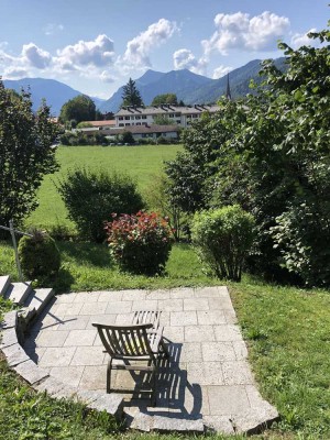 Sehr schöne 2 Zi.-Wohnung, sonnig, unverbaut,teilmöbliert
