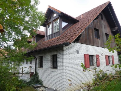 Großes, schön gelegenes Haus mit Blick auf Wald und Wiesen - auch geeignet für zwei Familien