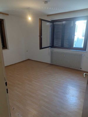 1200 € - 75 m² - 3.0 Zi.