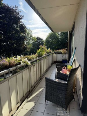 Solide 4 Zimmer Wohnung und Garage
