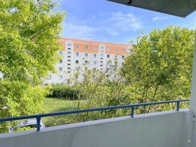 Ab sofort zu haben: Preiswerte 3-Zimmer-Wohnung im 2.OG mit Balkon in Lauchhammer-Mitte