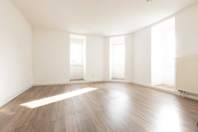 Schöne, Helle, Moderne, Saniert, 4-Zimmer Wohnung in Forst, ruhig, zentral