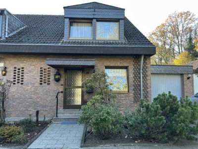 Doppelhaushälfte mit Garten, Garage und ausgebautem Keller