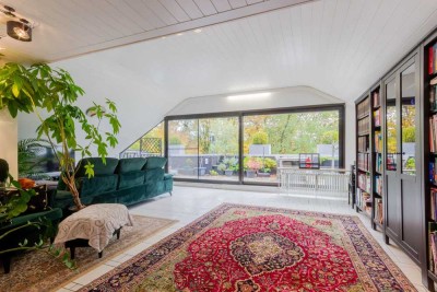Penthouse mit weitläufiger Dachterrasse & Panoramablick in innenstadtnaher, idyllischer Lage!