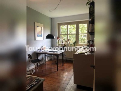 Tauschwohnung: 2 Zimmer große Küche Großer Balkon Dielenboden