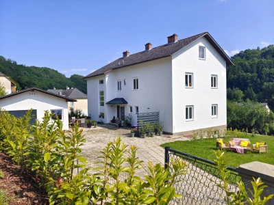 Großzügige Liegenschaft mit Nebengebäude - herrlichem Ausblick in Zentrumsnähe - 1h nach Wien