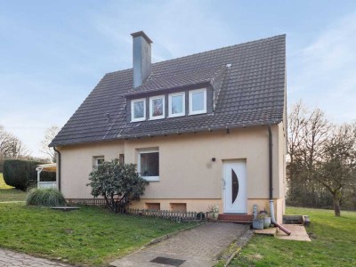 Idyllisches Zwei-Familienhaus in Alleinlage – Perfekt für Tierliebhaber!